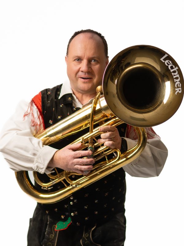 Marko Fijavž spielt Bariton